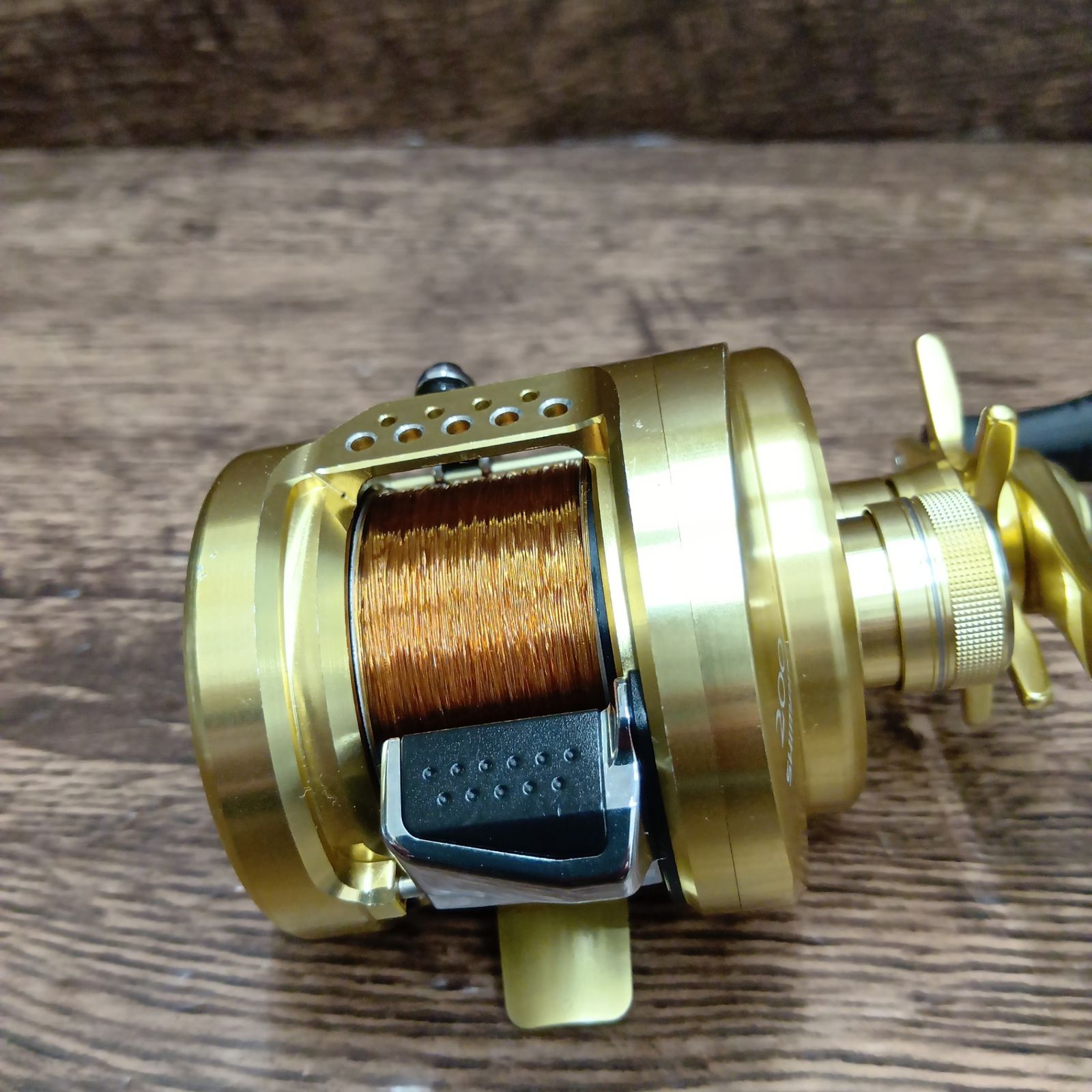 シマノ(SHIMANO) 14 カルカッタ コンクエスト 200 ベイトリール - メルカリ