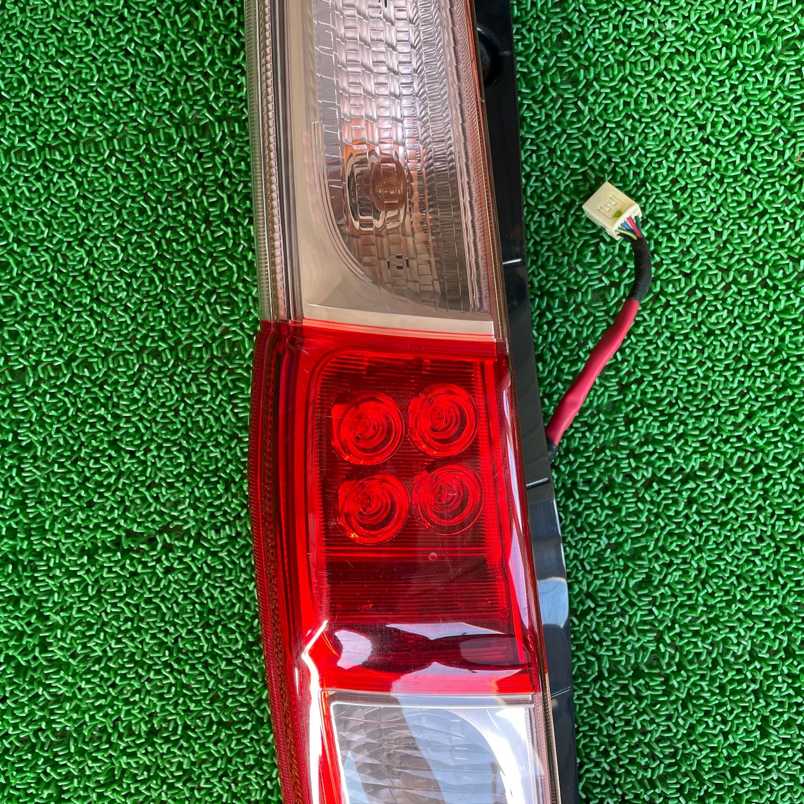 LA100S ムーヴ 左テールランプ KOITO 220-51059 No.9327 - メルカリ