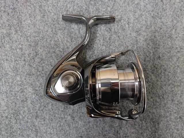 未使用品】 ダイワ 22イグジスト LT3000-H スピニングリ－ル EXIST