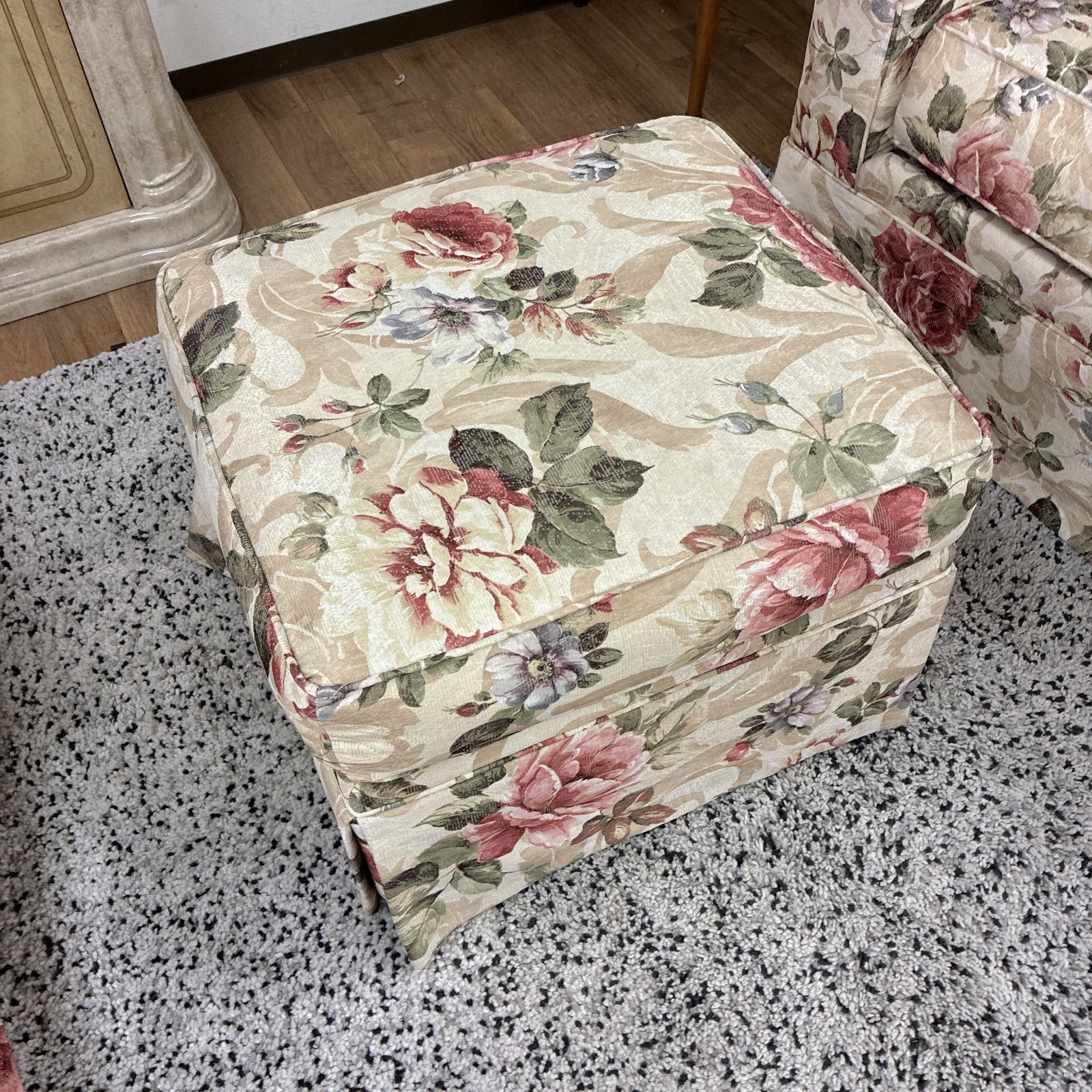 ジモティー限定価格！S202 ⭐ BAUHAUS バウハウス IDC大塚家具取り扱い アメリカ製 アンティーク3Pソファ+1Pソファ(2点）+オットマンの4点セット USED 綺麗 名古屋市近郊送料設置無料⭐S202 ⭐ BAUHAUS バウハウス IDC大塚家具