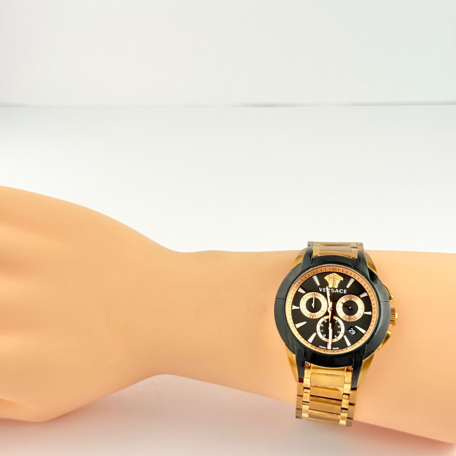 ヴェルサーチ クロノグラフ メデューサ 新品電池 メンズ 腕時計 870