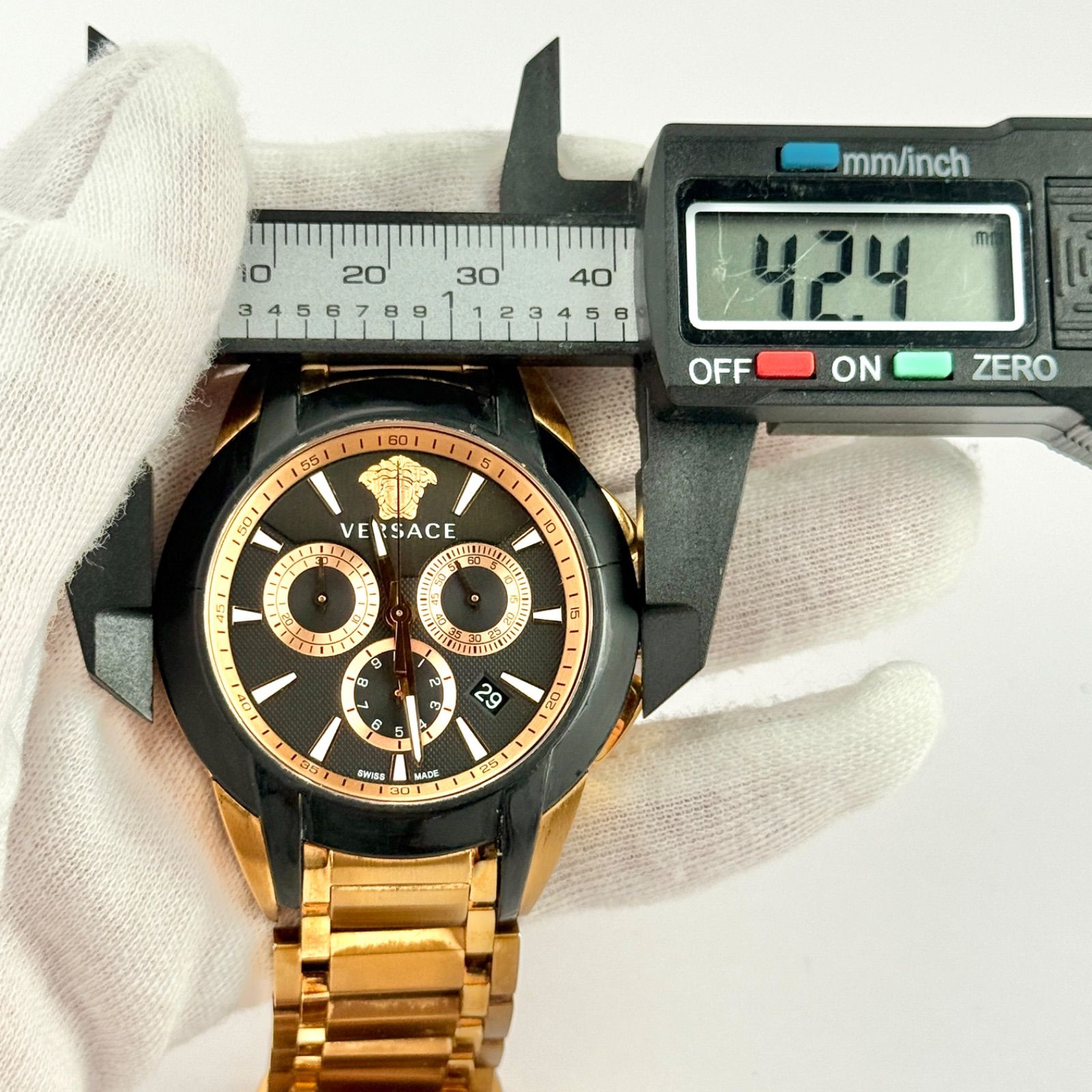ヴェルサーチ クロノグラフ メデューサ 新品電池 メンズ 腕時計 870