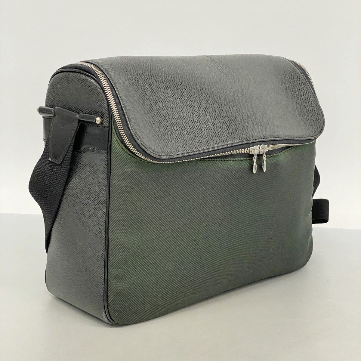 5pd6179-k】ルイヴィトン ショルダーバッグ タイガ タイミール M30862