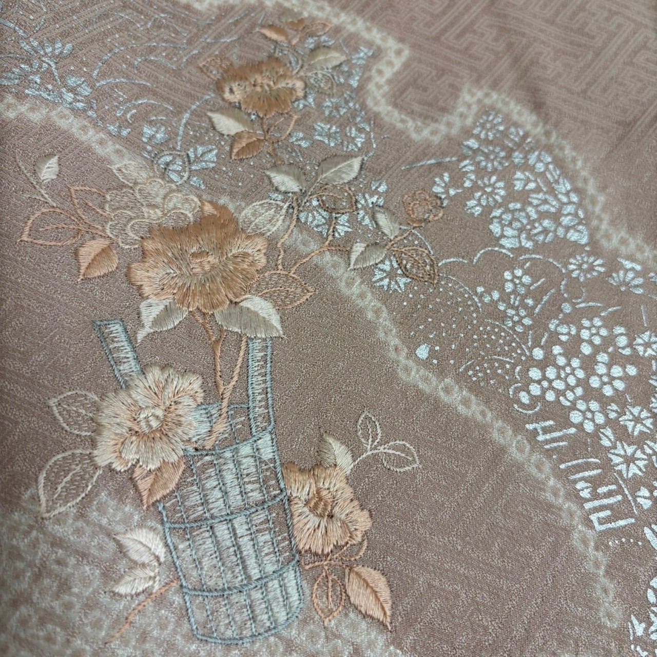 付下げ 刺繍 絞り 裄66 紋無し 銀彩 訪問着 正絹 着物 MK-2704