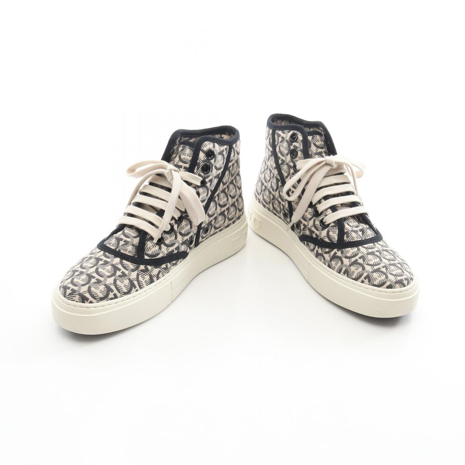 サルヴァトーレフェラガモ Salvatore Ferragamo スニーカー ガンチーニ