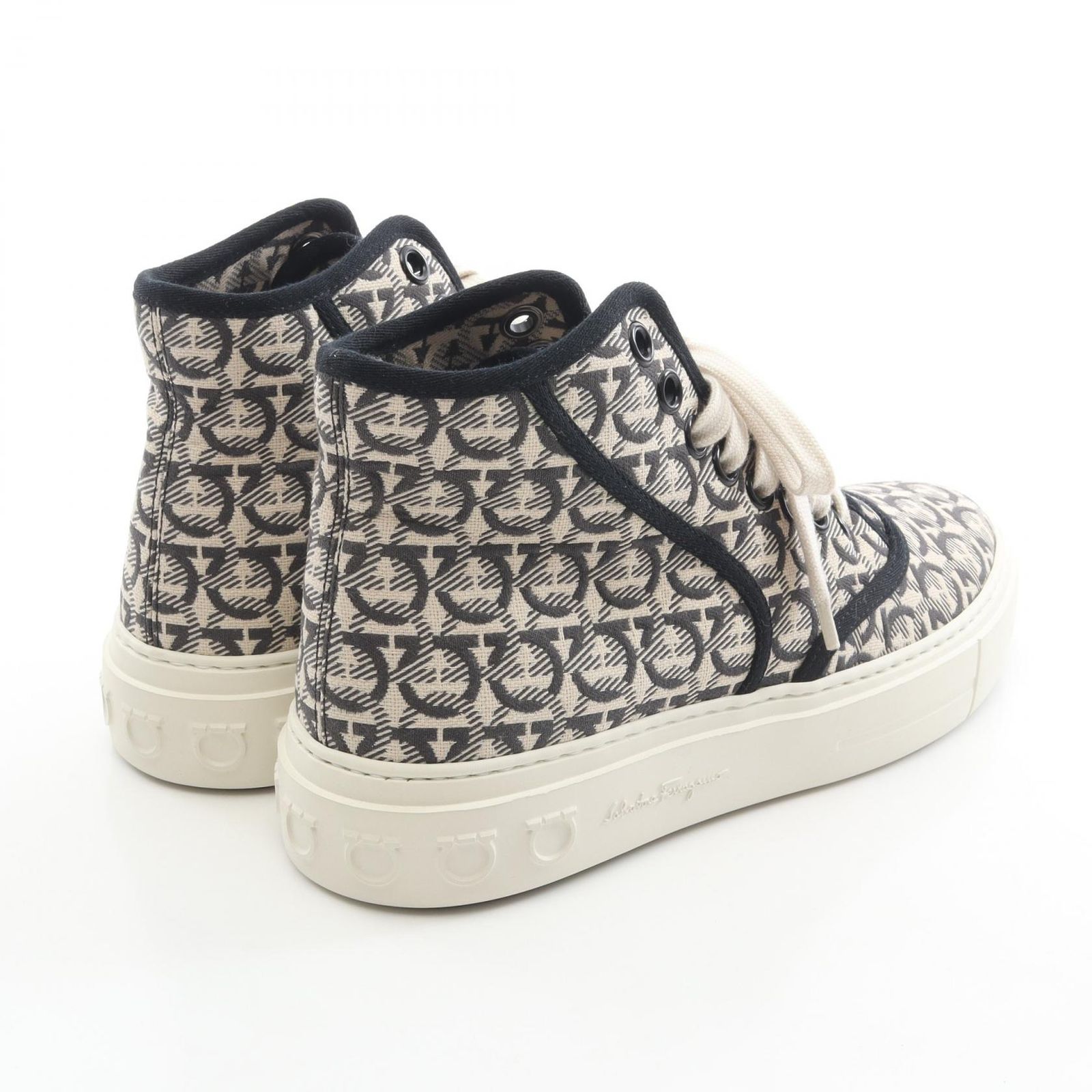 サルヴァトーレフェラガモ Salvatore Ferragamo スニーカー ガンチーニ