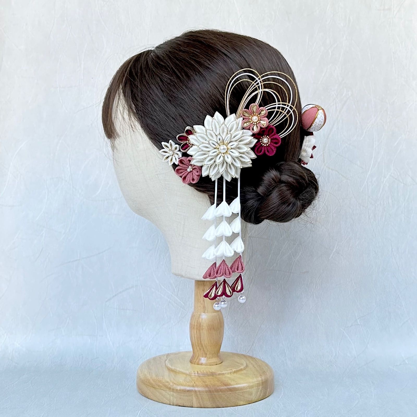 ＊° ｡＊ つまみ細工 髪飾り ＊ ｡ °＊ オフ白 くすみピンク ボルドー ゴールド 成人式 卒業式 振袖 袴 オフホワイト 赤 えんじ ピンク 金 かすみ草 和玉 水引