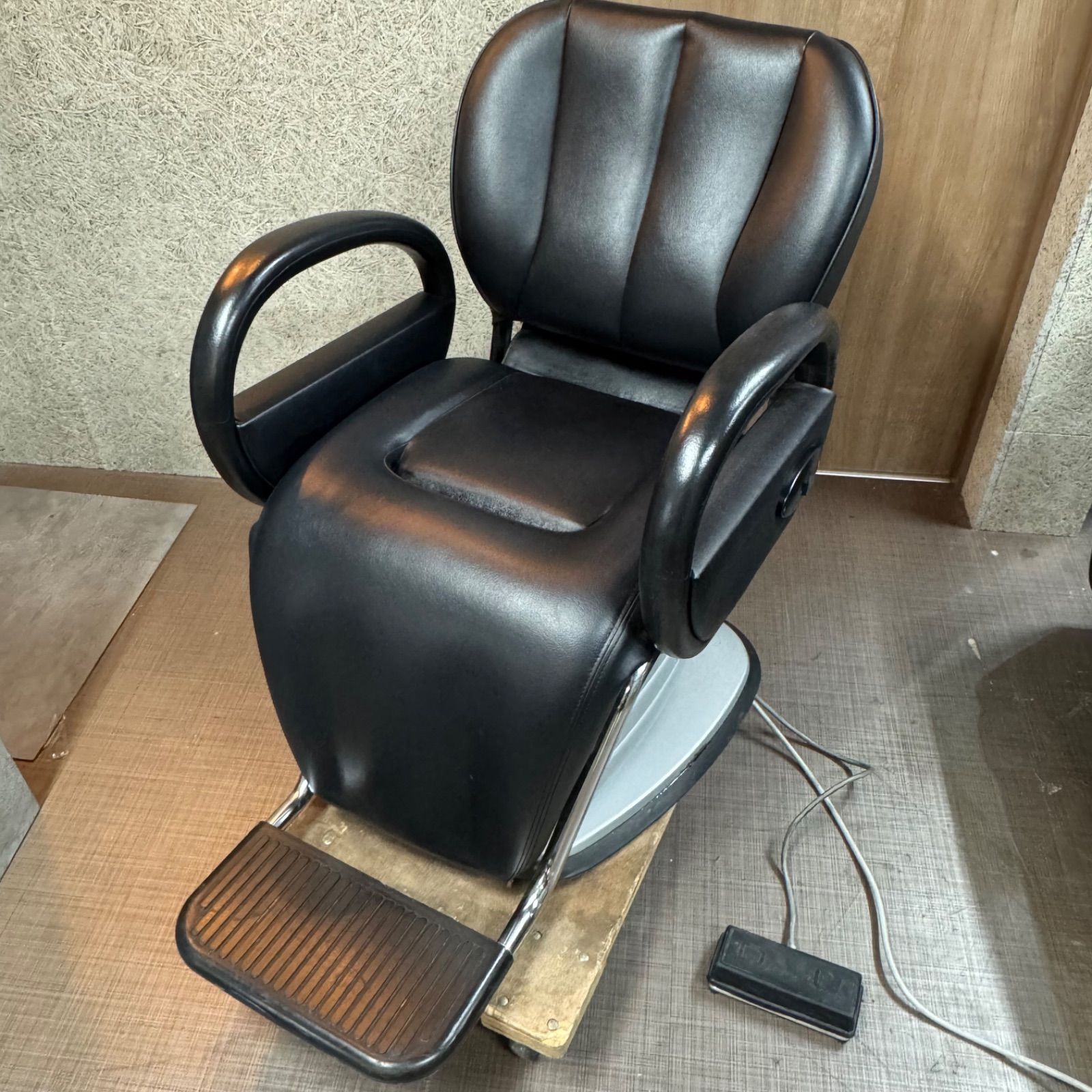 中古】オオヒロ 電動シャンプーチェア ブラック 1台限り！ - メルカリ