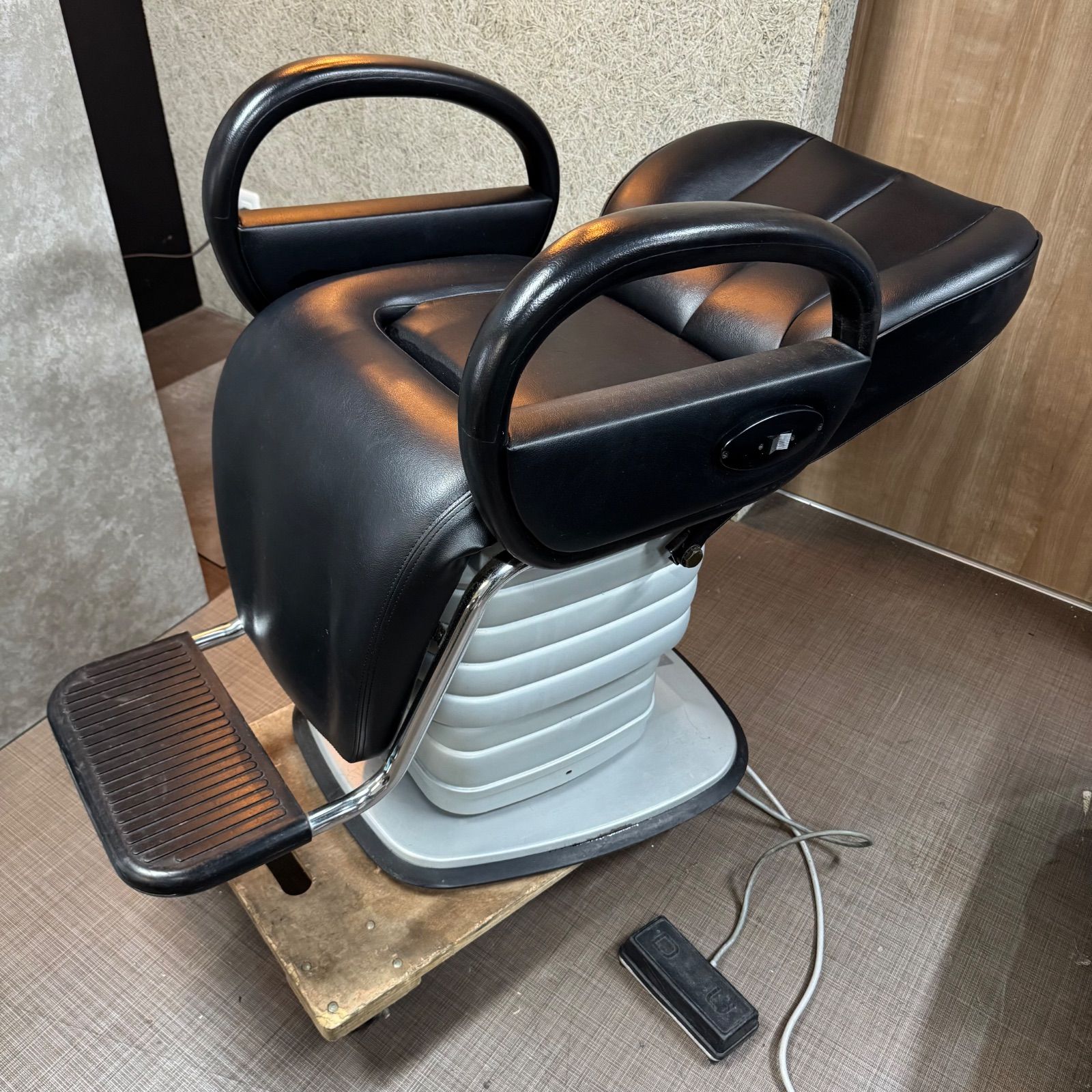 中古】オオヒロ 電動シャンプーチェア ブラック 1台限り！ - メルカリ