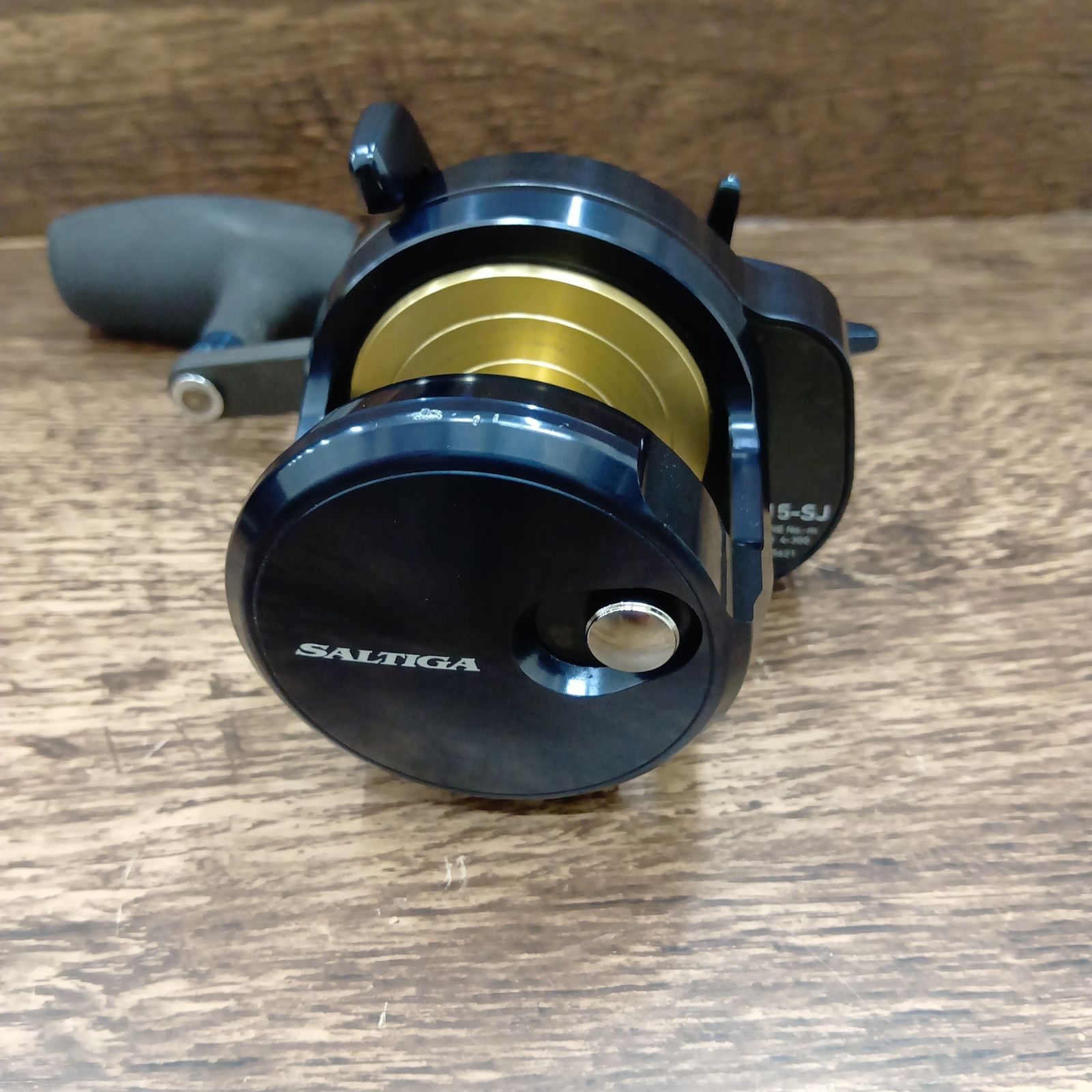 週末限定値下げ【美品】SALITGA 15H-SJ ベイトリール 週末限定値下げ【美品】SALITGA 15H-SJ ベイトリール