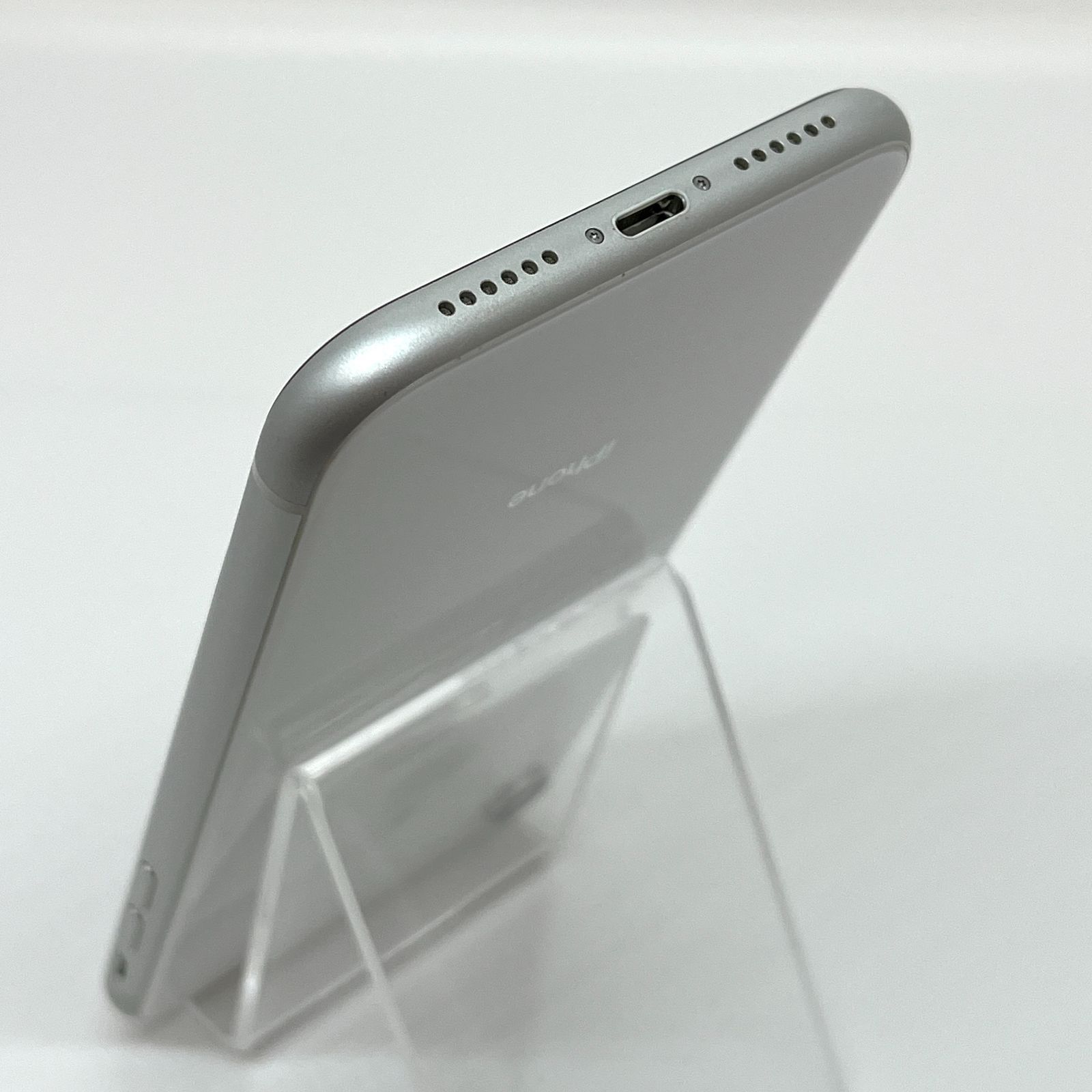 美品】iPhone XR 64GB ホワイト au SIMフリー MT032J/A 白ロム A2106