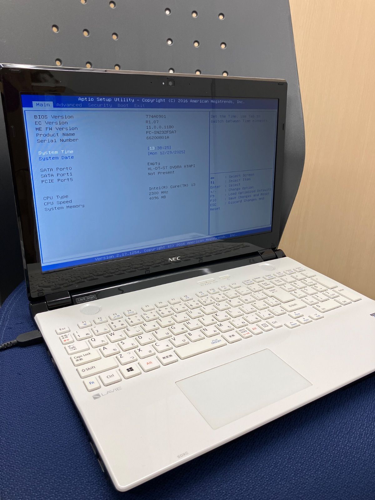 Windowsノート本体 NECLAVIE PC-SN232FSA7 NEC LAVIE PC-SN232FSA7 ジャンク ACアダプターなし 記憶媒体なし Core