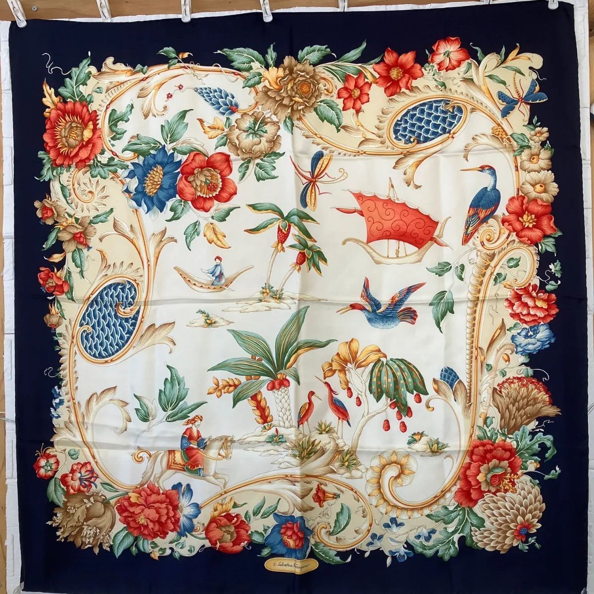 Ferragamo フェラガモ 大判スカーフ シルク フラワー 5786