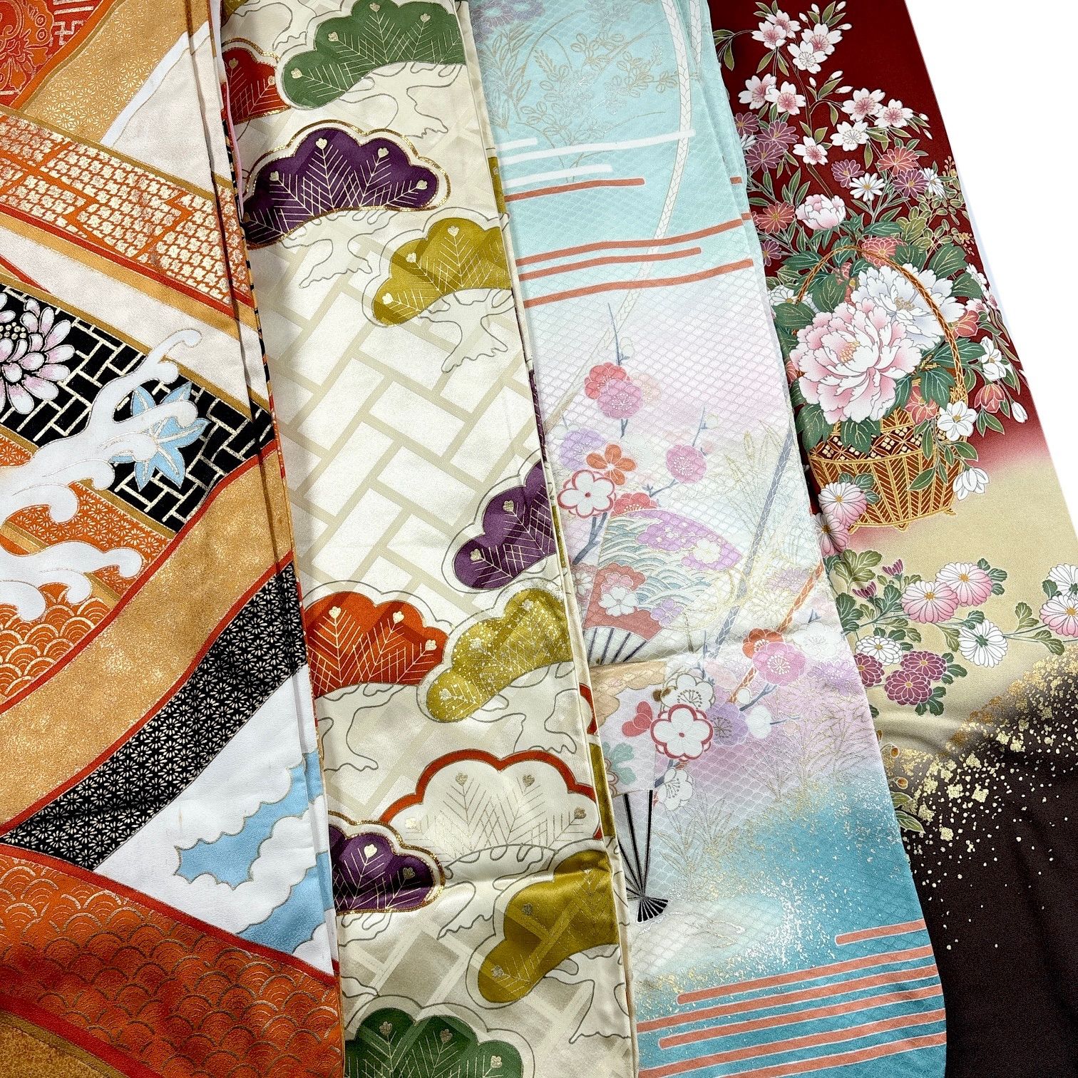 G340☆送料込み❣️ 振袖 着物 4枚 まとめ売り❣️ 振袖 4枚 正絹 着物まとめ売り 同梱購入歓迎 リメイク用 着付け練習用