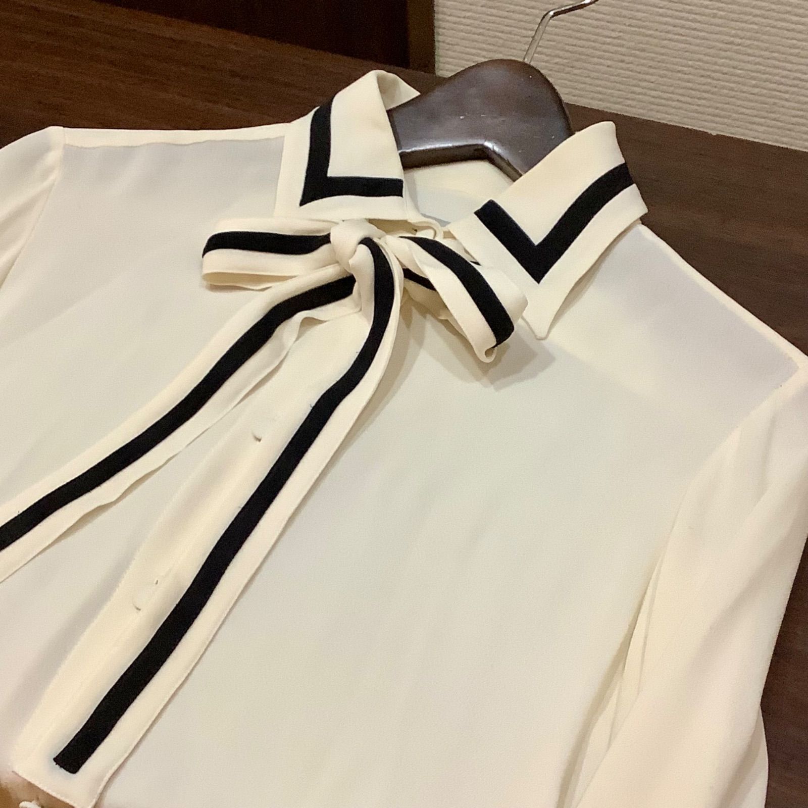 ヴァレンティノ VALENTINO ボウタイ リボン ネクタイ シルク ブラウス