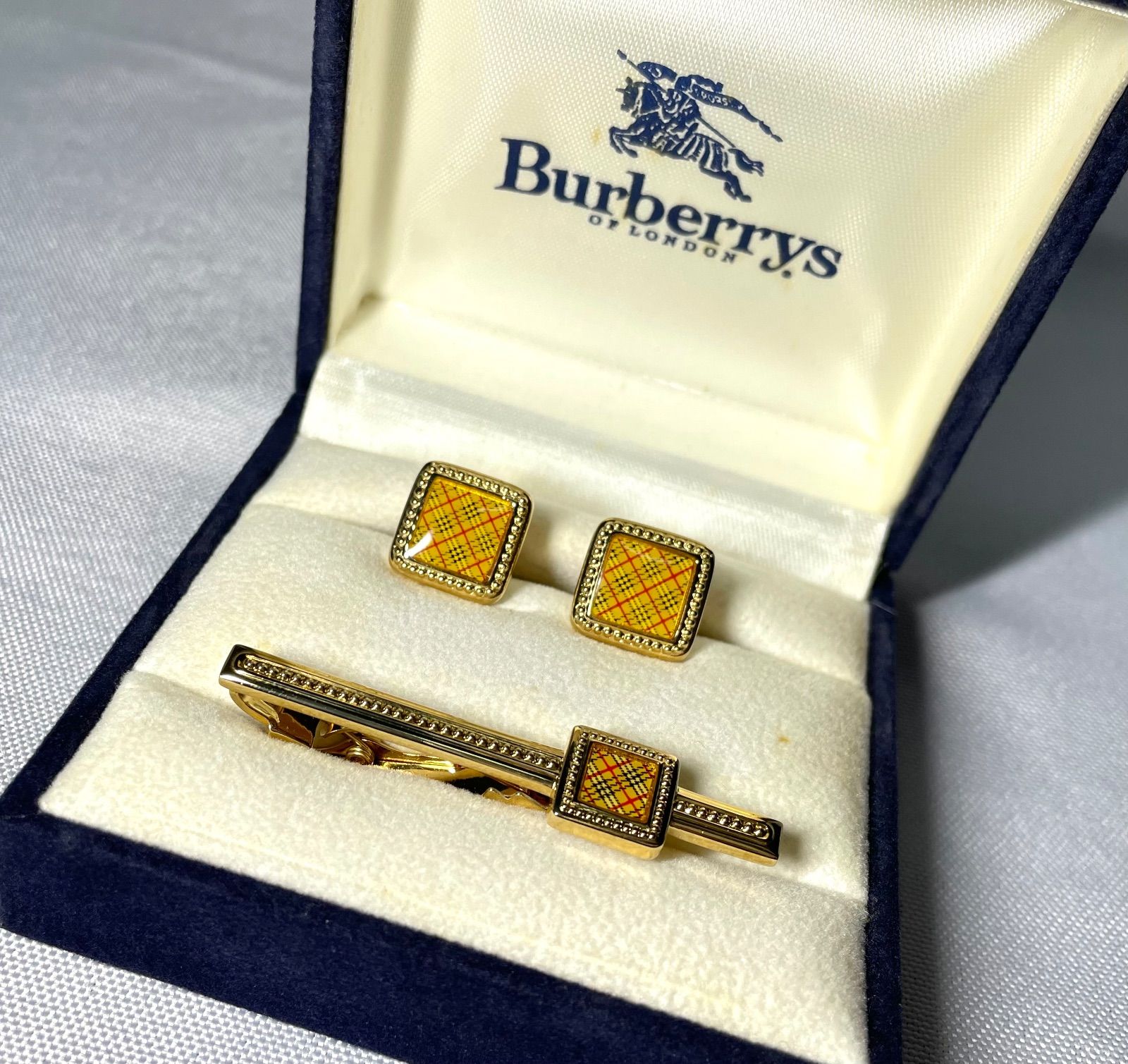美品 Burberry バーバリー チェックライン スクエアカフス ネクタイ