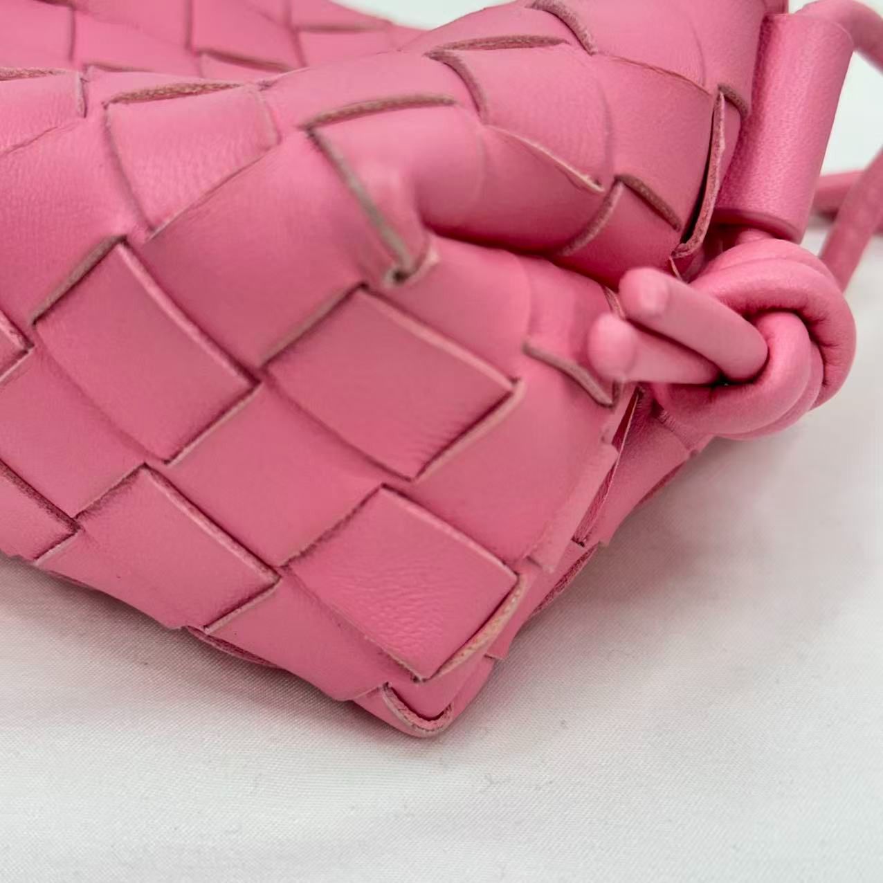BOTTEGA VENETA ボッテガヴェネタ イントレチャート ミニ ループ 