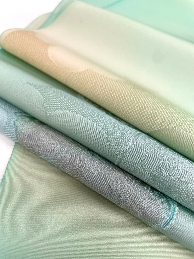 小紋 紋意匠 手染め ぼかし 全体柄 正絹 反物 小紋 手染 ぼかし 紋意匠 正絹 反物 T9214 - メルカリ