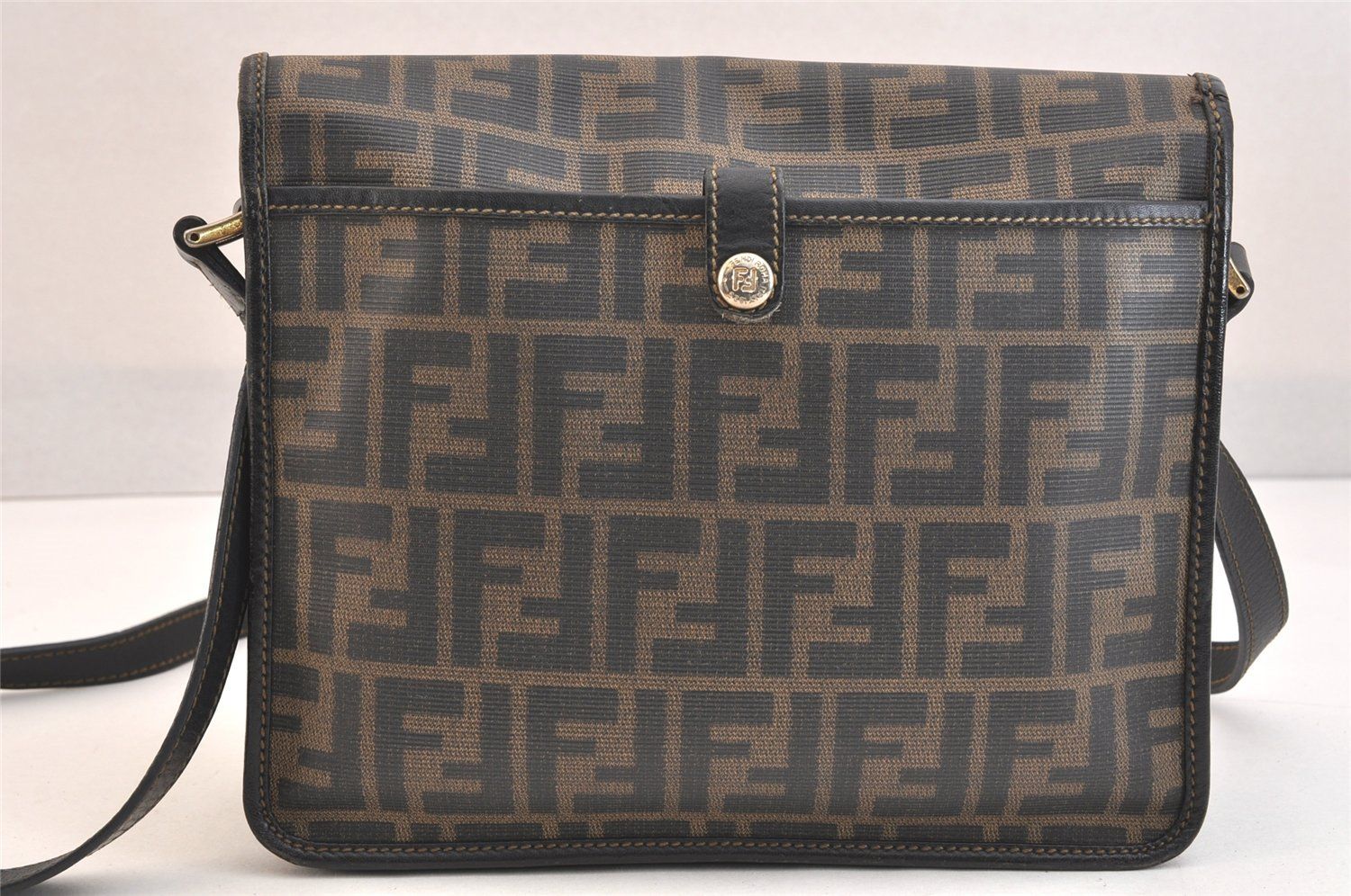 FENDI フェンディ ズッカ柄 ショルダークロスボディーバッグ 財布