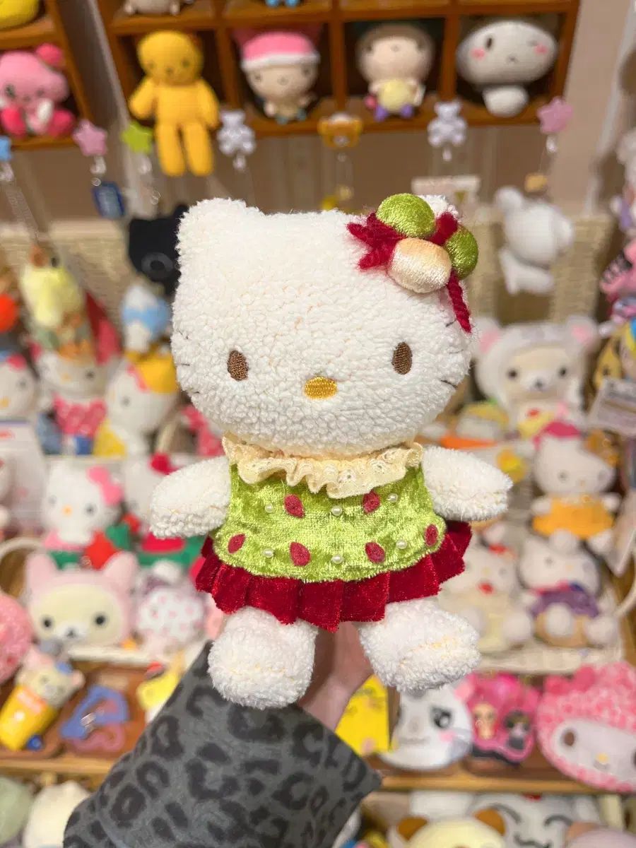 ハローキティぬいぐるみ ビンテージドールコレクション 赤青ゴールド緑　激レア品 古典サンリオ タルトシリーズ ハローキティ 緑茶ケーキ ぬいぐるみ