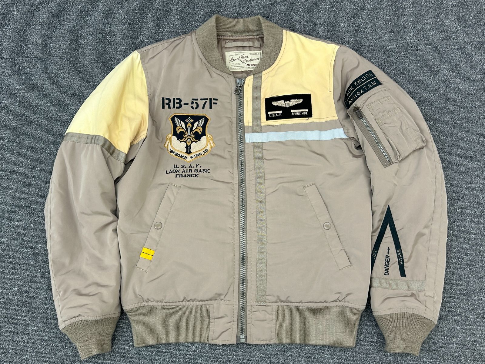 希少・レア】中古 AVIREX アヴィレックス MA-1 フライトジャケット L 