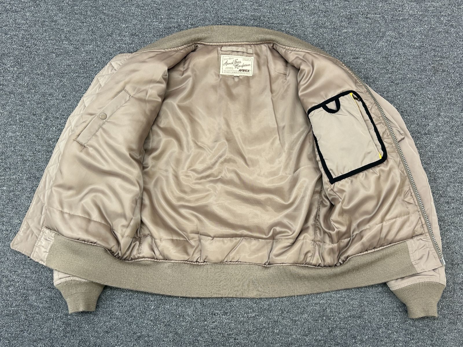 希少・レア】中古 AVIREX アヴィレックス MA-1 フライトジャケット L 