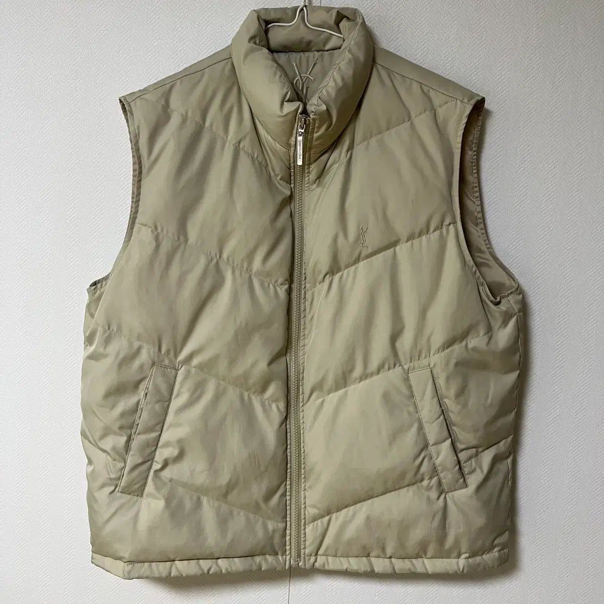 YSL イヴ・サンローラン ダウンベスト L - メルカリ