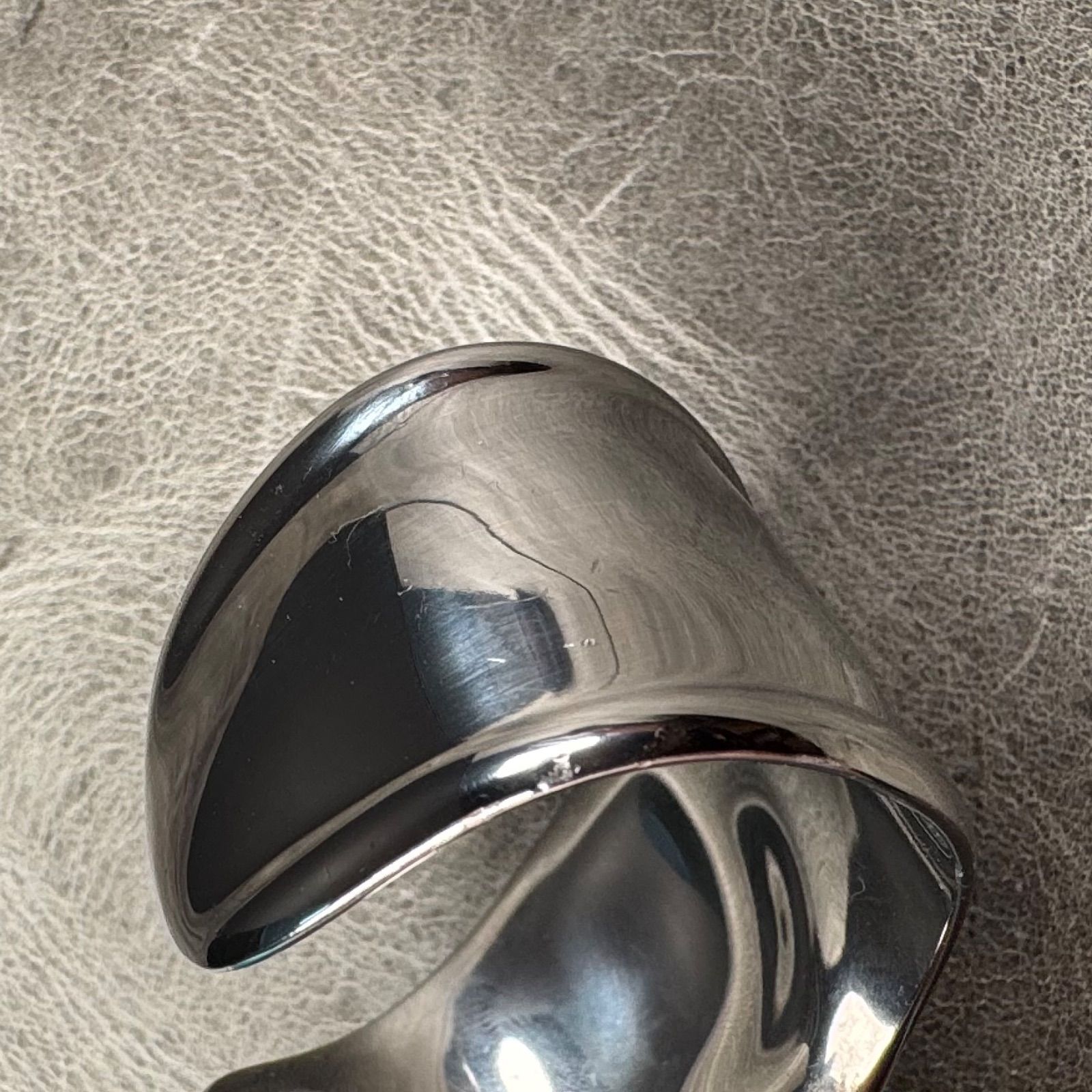 美品】TIFFANY＆CO. ティファニー 【エルサ・ペレッティ ボーンカフ