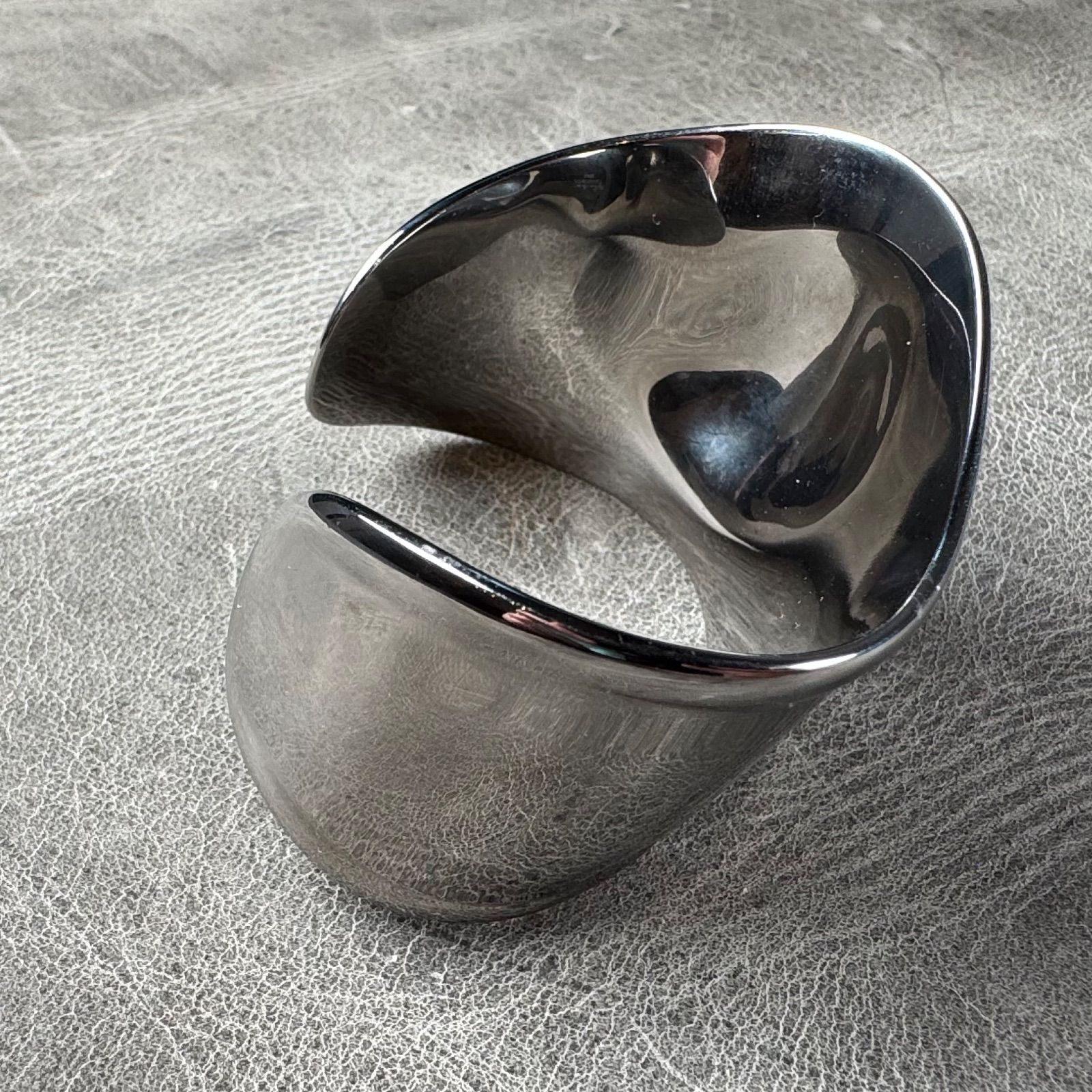 美品】TIFFANY＆CO. ティファニー 【エルサ・ペレッティ ボーンカフ