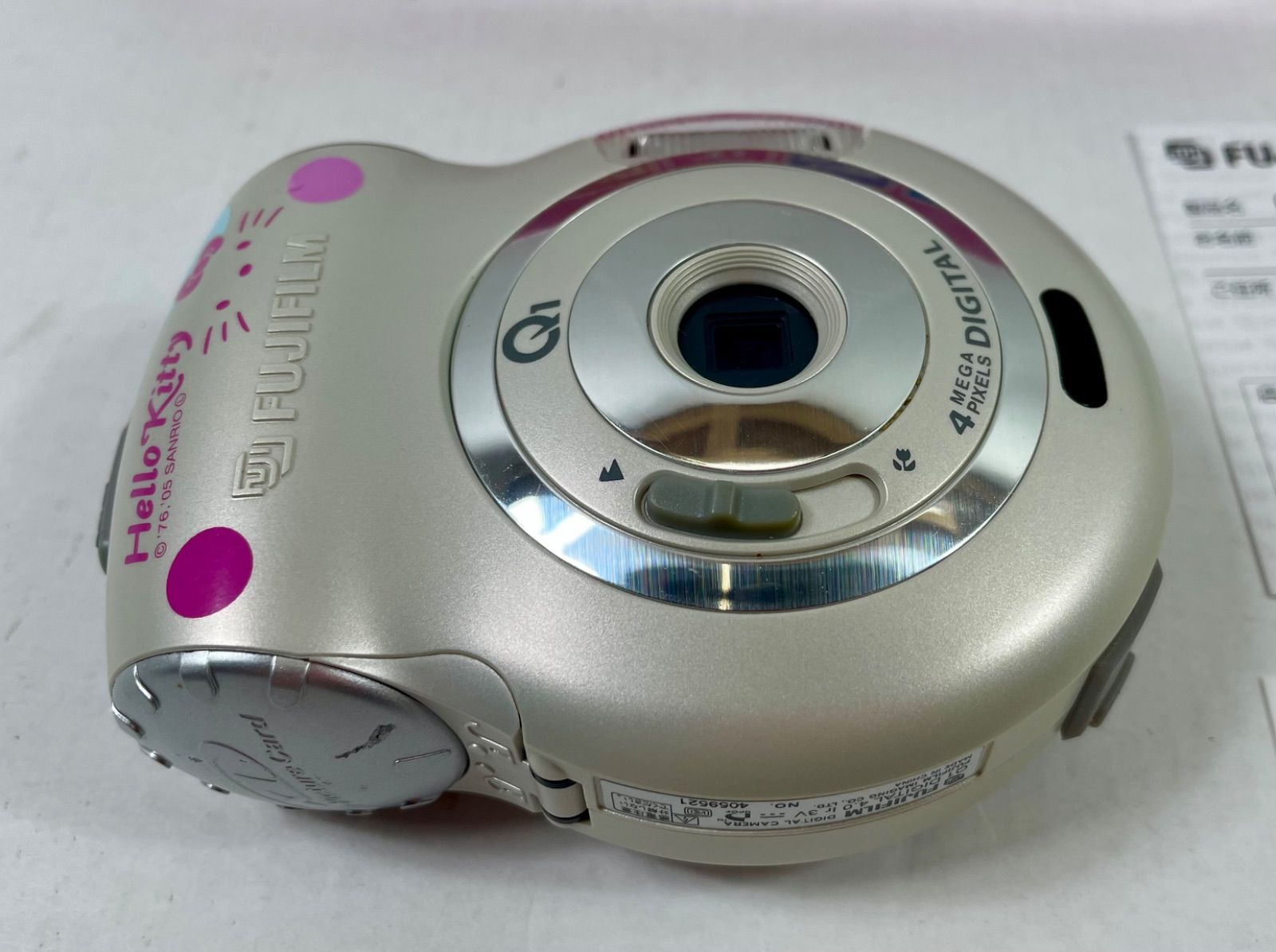 A2366・FUJIFILM Hello Kitty Q1 デジタルカメラ レア品 ※電源不良