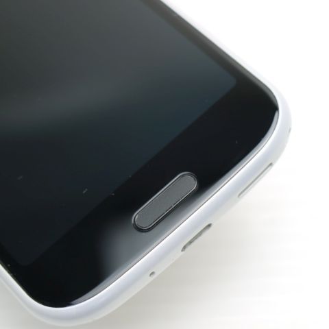 美品 F-52B らくらくスマートフォン ホワイト スマホ 白ロム 本体 即日