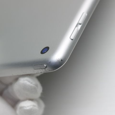 美品 iPad7 第7世代 wi-fiモデル 32GB シルバー 本体 土日祝発送OK