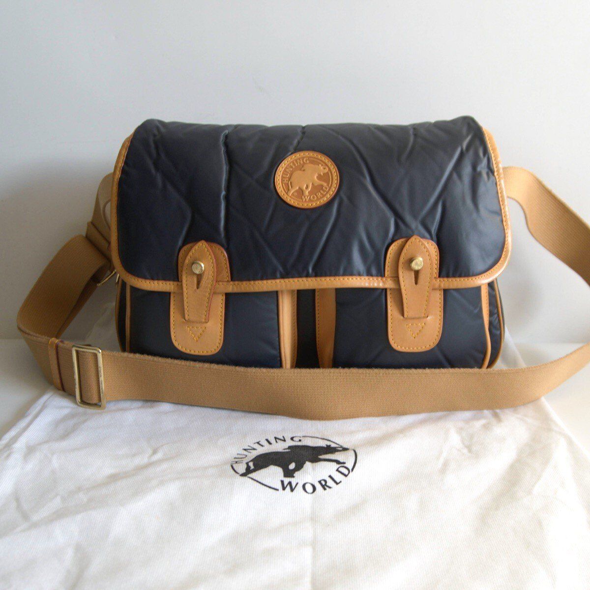 美品】HUNTING WORLD【バチュークロス ショルダーバッグ 】ネイビー