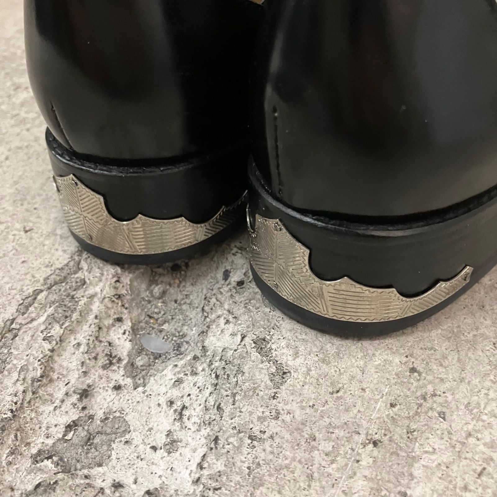 TOGA PULLA / トーガプルラ ウエスタンメタルバックル レザーシューズ