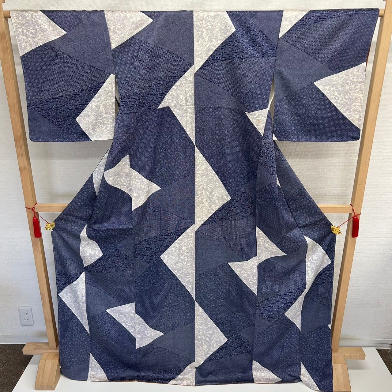 江戸小紋 正絹 藍染め 染め分け 粋なデザイン 袷 着物 MK-2665 - メルカリ