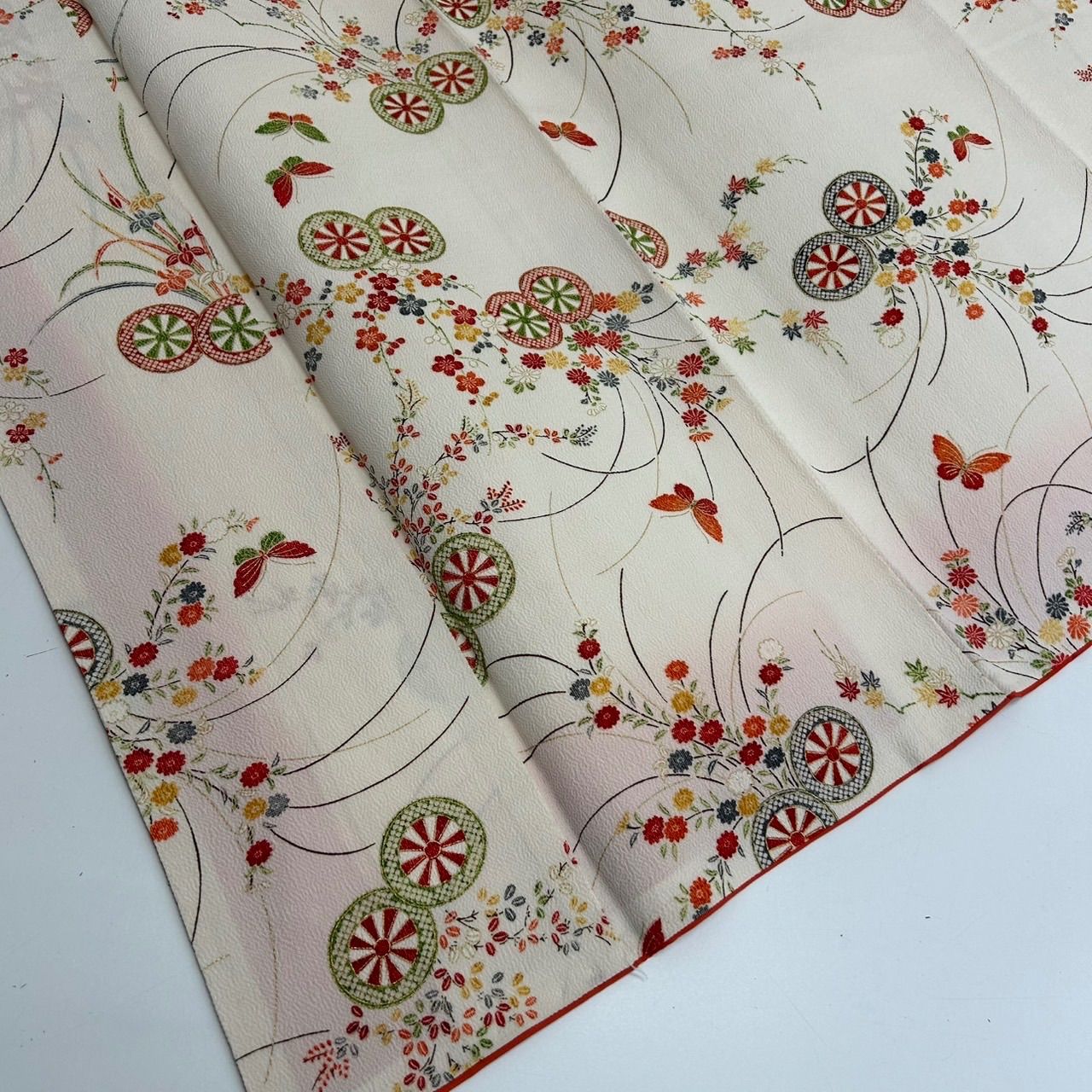 縮緬 小紋 正絹 可愛い染め 花草 蝶 袷 着物 MK-2666 - メルカリ