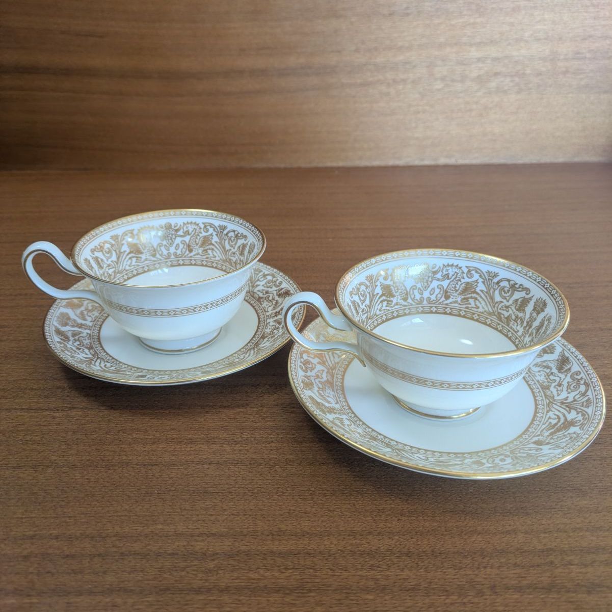 高級ブランド食器廃盤品(ウェッジウッド黒壺コロンビアブルーゴールド3点ペア)格安 黒壺 WEDGWOOD ウェッジウッド コロンビア フロレンティーン ゴールド