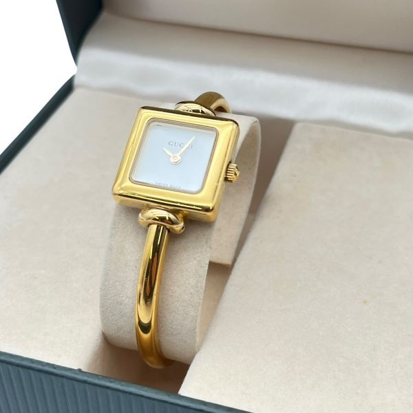 ○ グッチ GUCCI 腕時計 スクエアバングルウォッチ ホワイト文字盤
