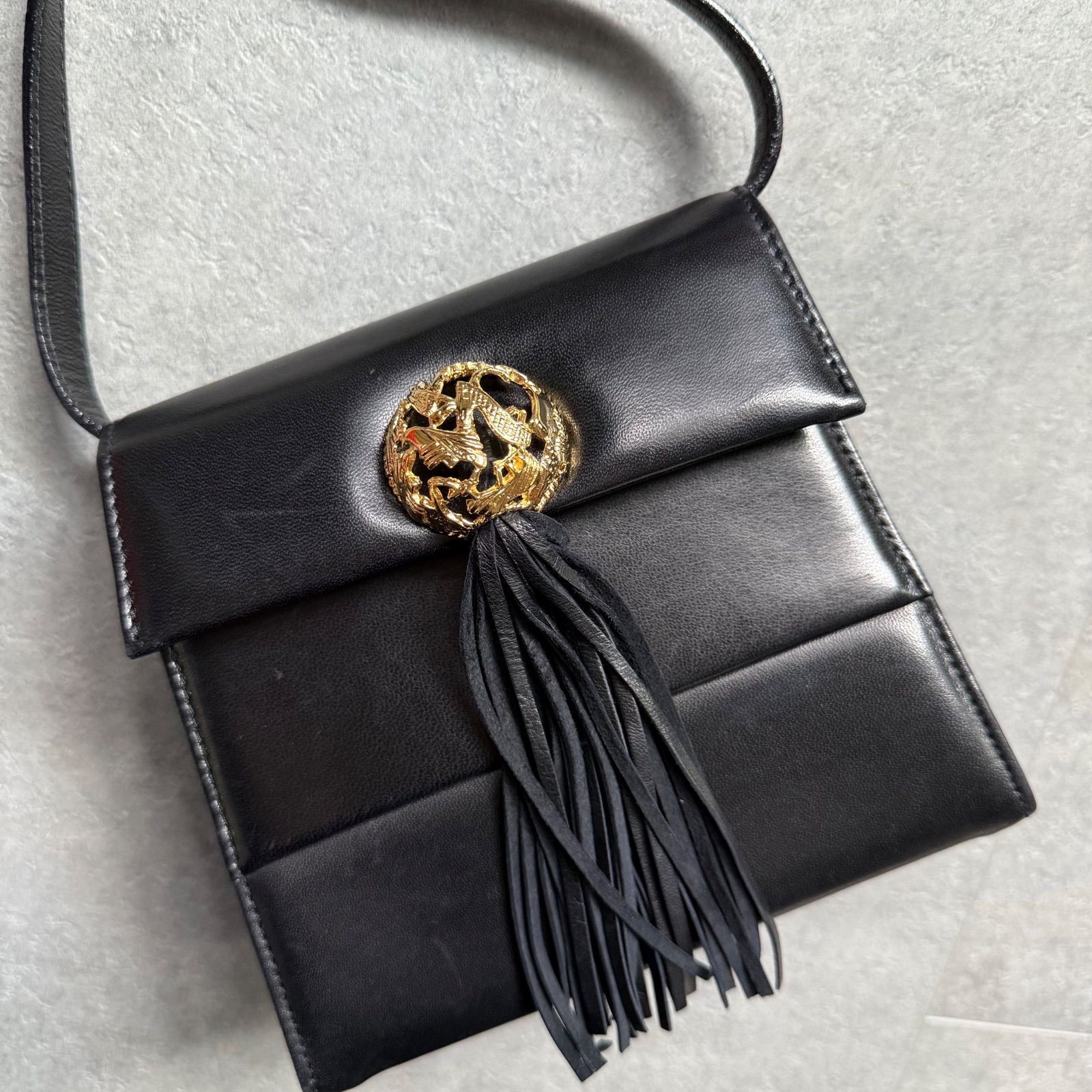 美品 希少 SalvatoreFerragamo サルヴァトーレフェラガモ フリンジ 