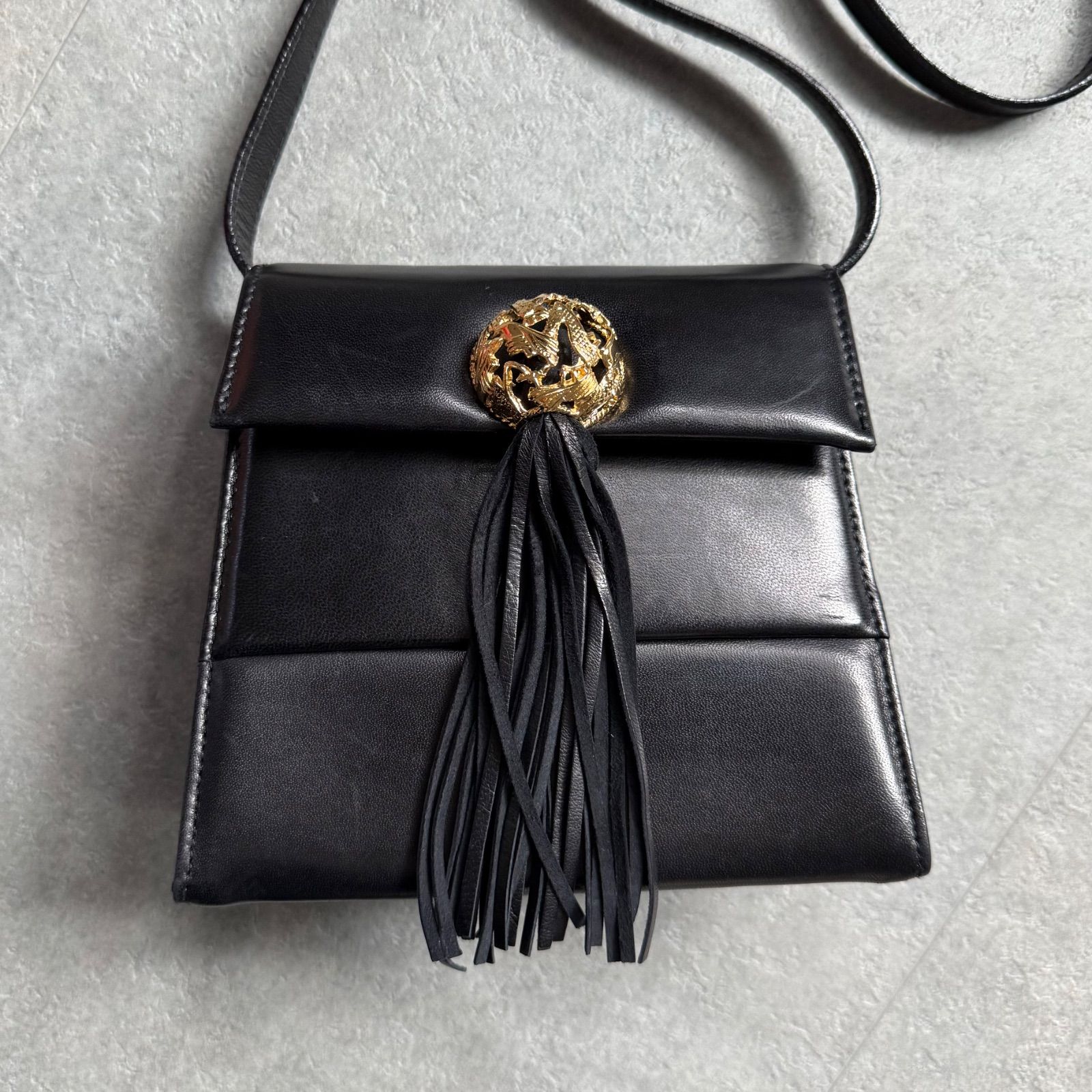 美品 希少 SalvatoreFerragamo サルヴァトーレフェラガモ フリンジ 