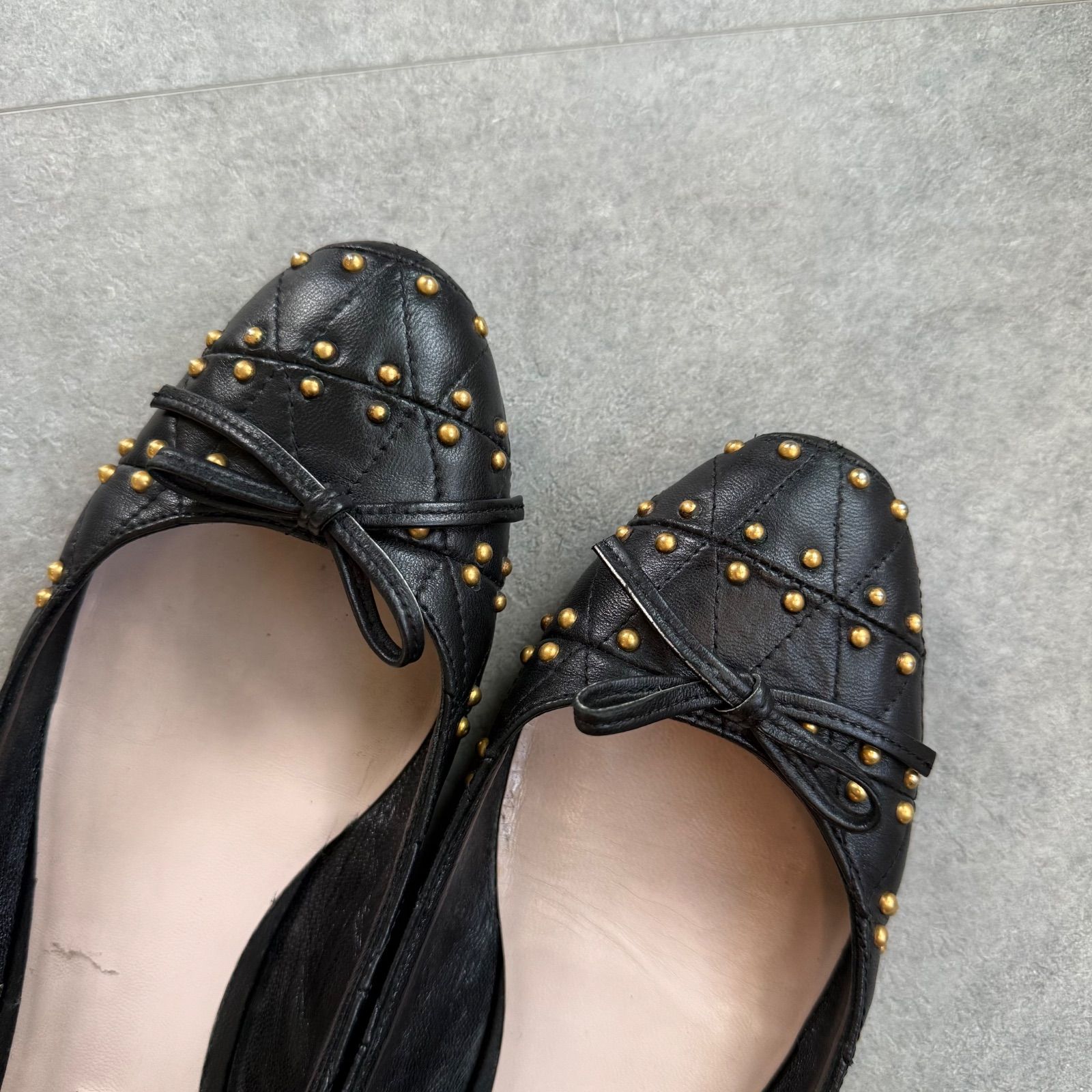 MIU MIU ミュウミュウ フラットシューズ リボンパンプス スタッズ
