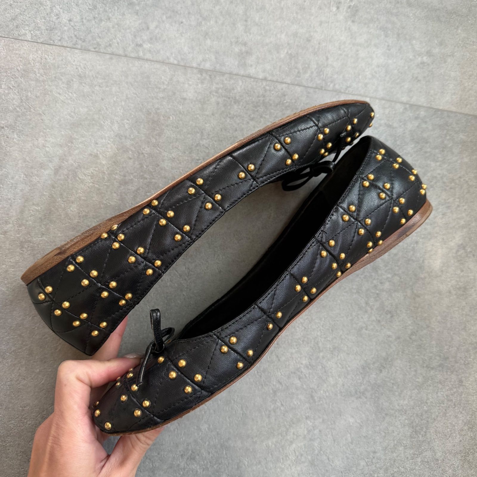 MIU MIU ミュウミュウ フラットシューズ リボンパンプス スタッズ