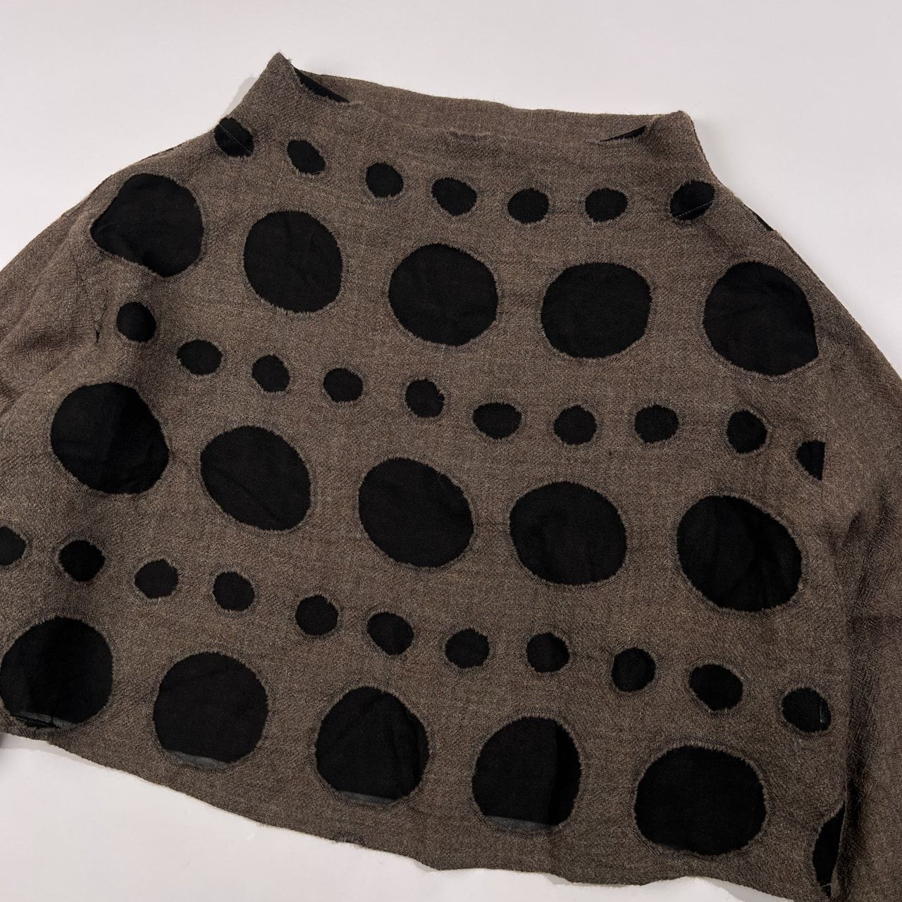 慈雨 ジウ センソユニコ ドット 水玉 ハイネック ウール 長袖