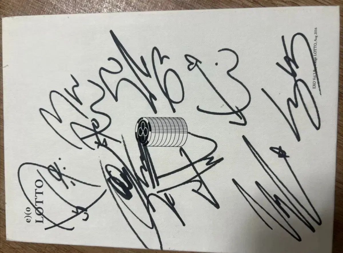 EXO　サイン入りCD EXO ロッテ 앨범 サイン入り 앨범 (非売品) - メルカリ