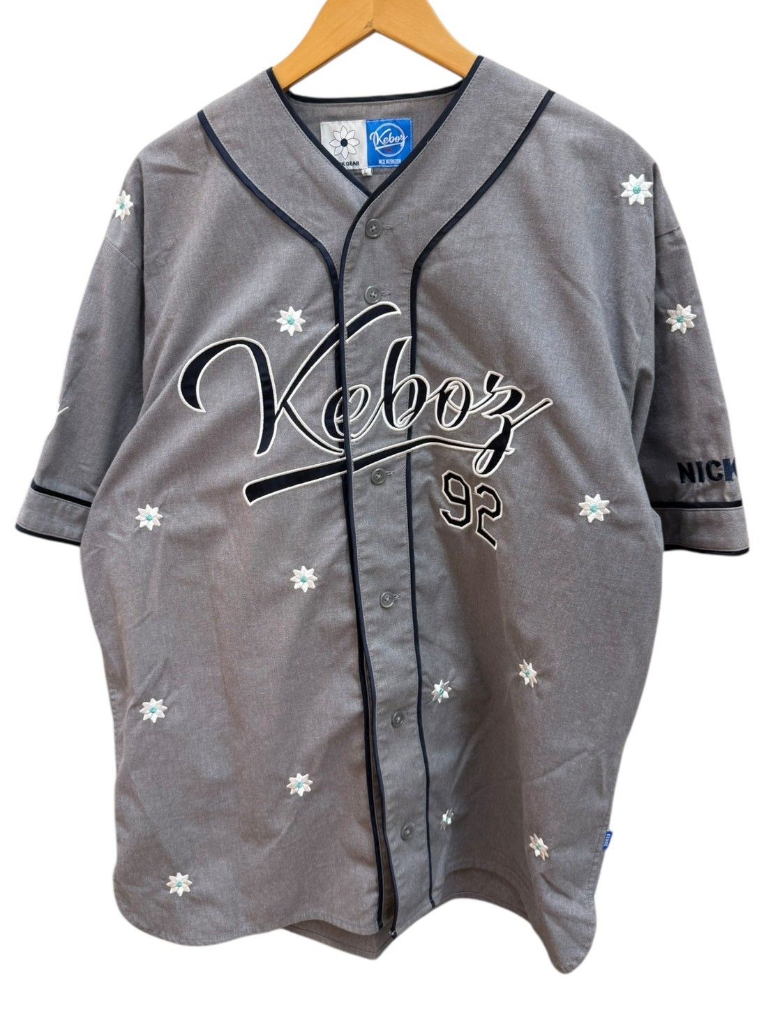 Keboz (ケボズ) 半袖 ベースボールシャツ 花柄刺繍 FH223-1036 L