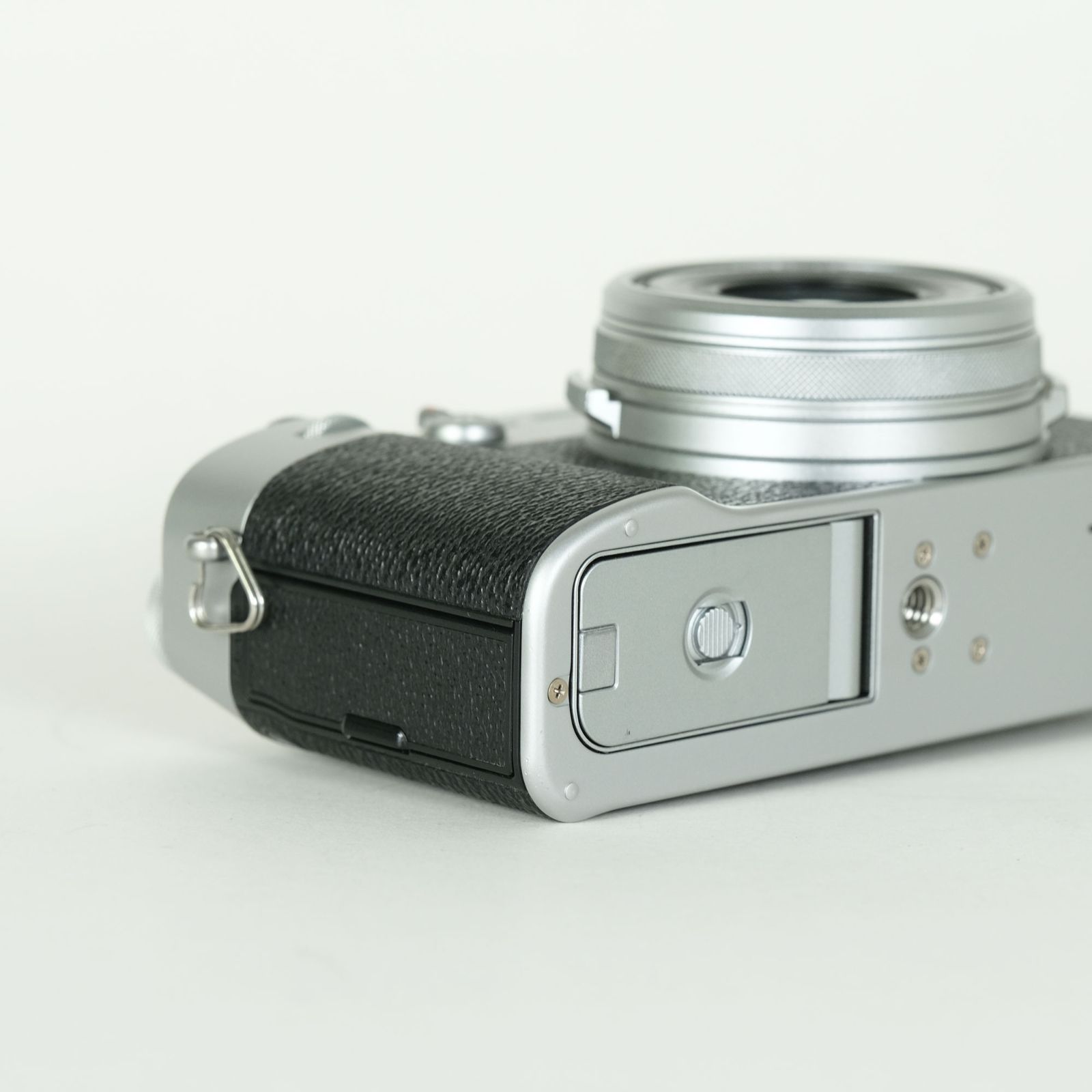 美品 | シャッター数7,300回] FUJIFILM X100V シルバー | コンパクト