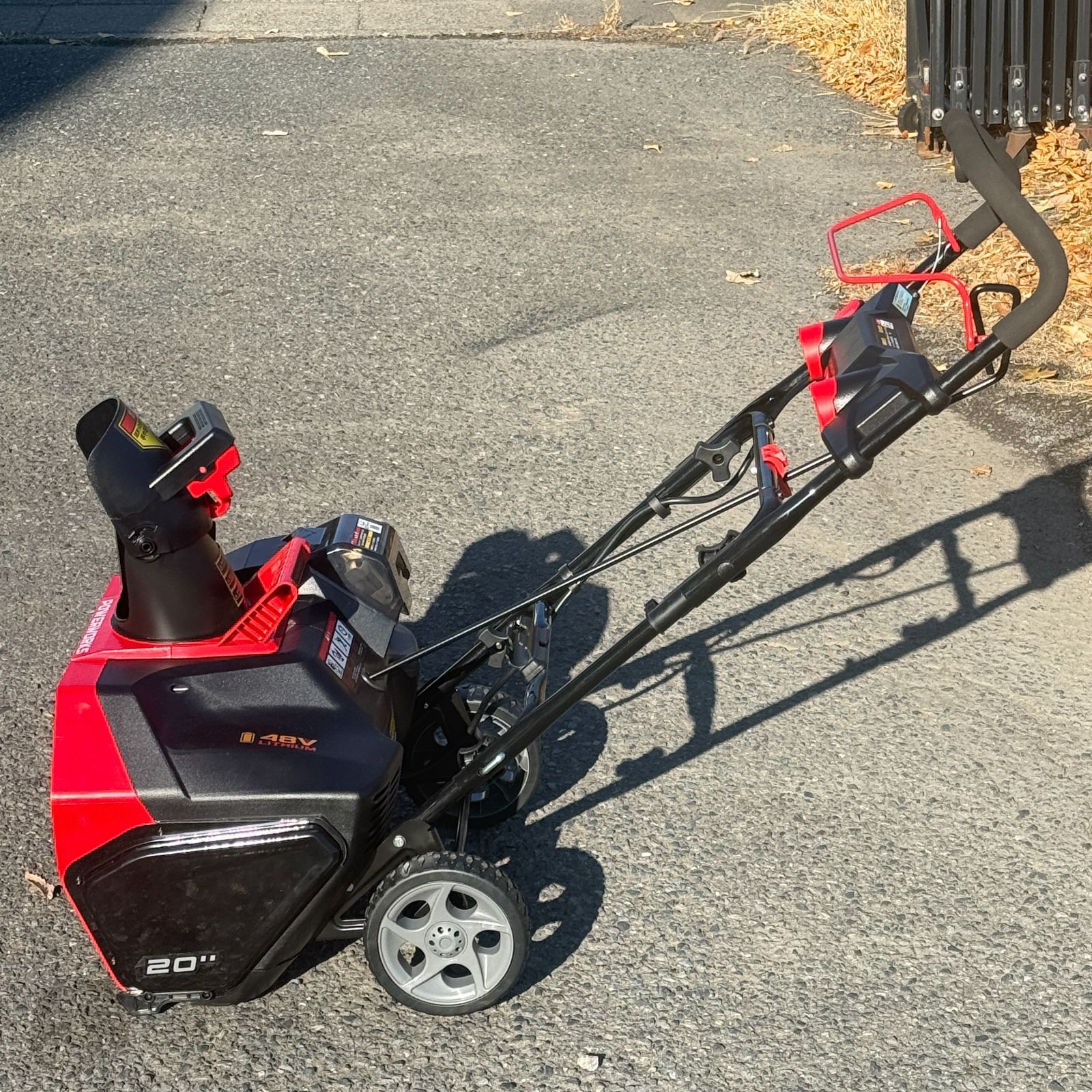 電動除雪機】【バッテリー新品】電動除雪機 （未使用展示品＋新品大