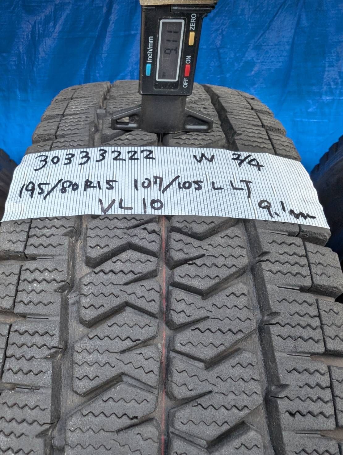 3033) 早い者勝ち！195/80R15 107/105N LT VL10 ブリヂストン