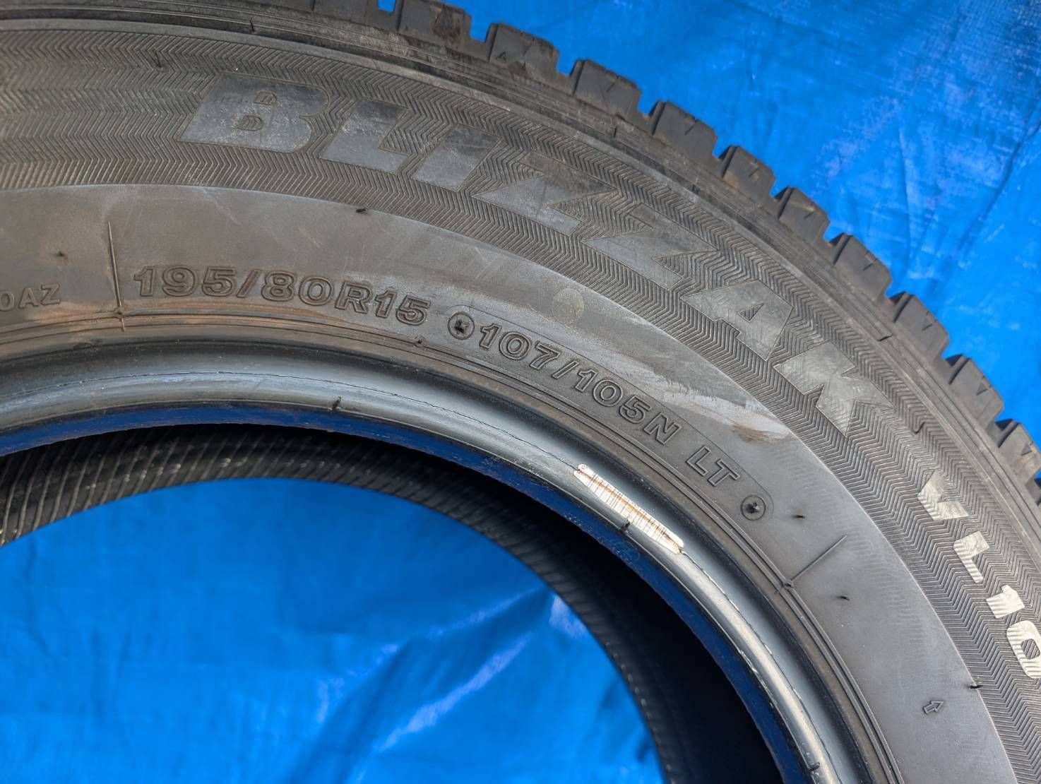 スタッドレス ブリヂストン VL10 195/80R15 LT （青0606） スタッドレス ブリヂストン VL10 195/80R15 LT （青0606） Amazon.co