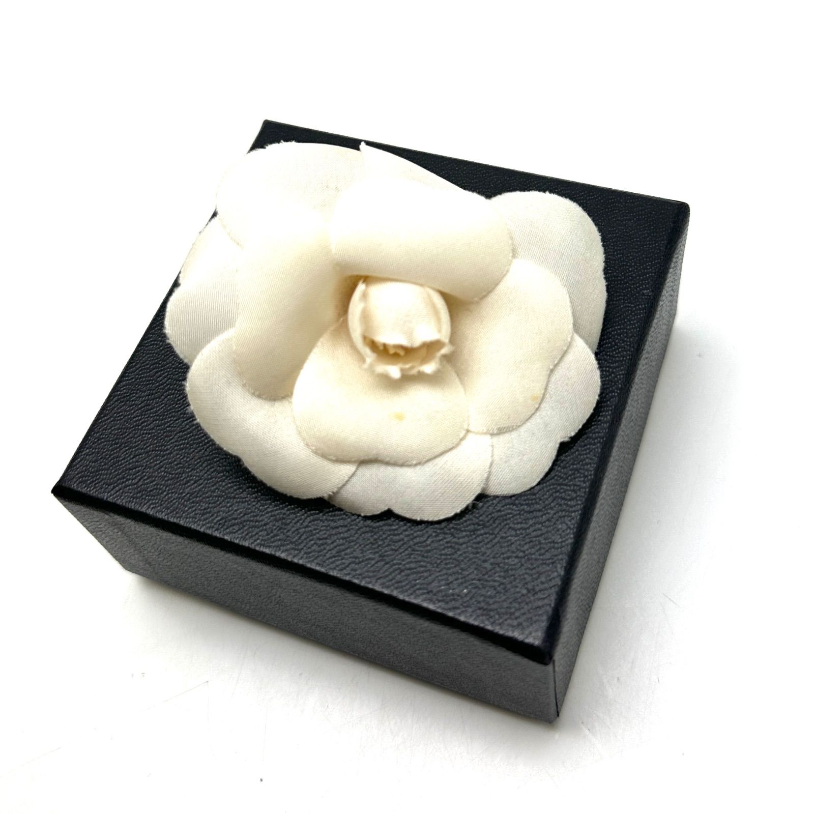 レア‼️ ヴィンテージ カメリア　コサージュ 楠本質店/元住吉】シャネル CHANEL カメリア コサージュ ホワイト